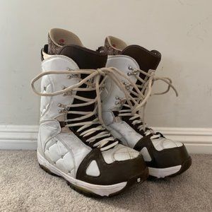 Burton Mens Snowboard Boots, Traditional Lace System, US Size 10, White (Rare!)